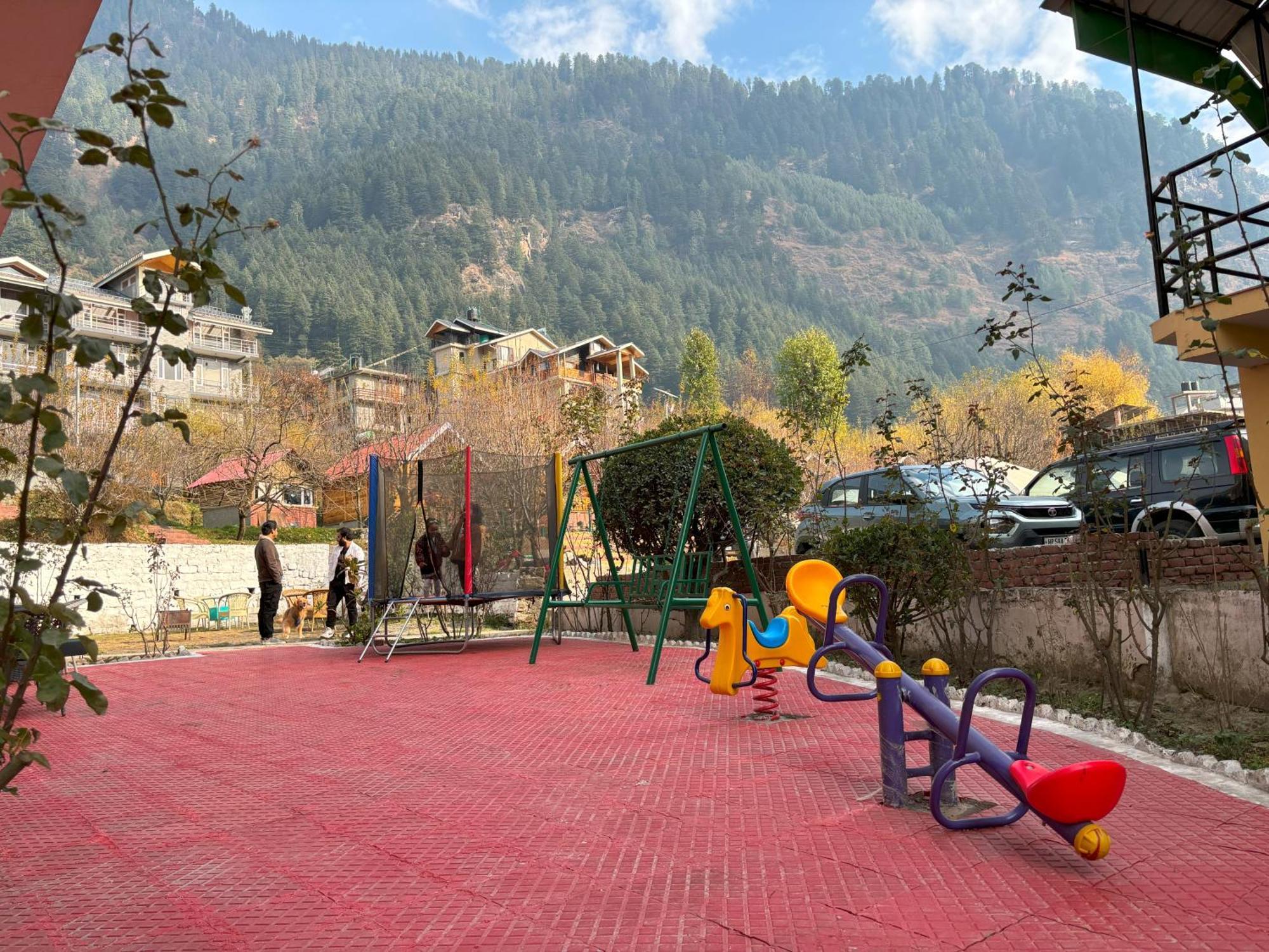 Hill River Resort - Central Heated & Air Cooled - Near Mall Road , Best Property Of Manali 2024- 2025 Exterior photo