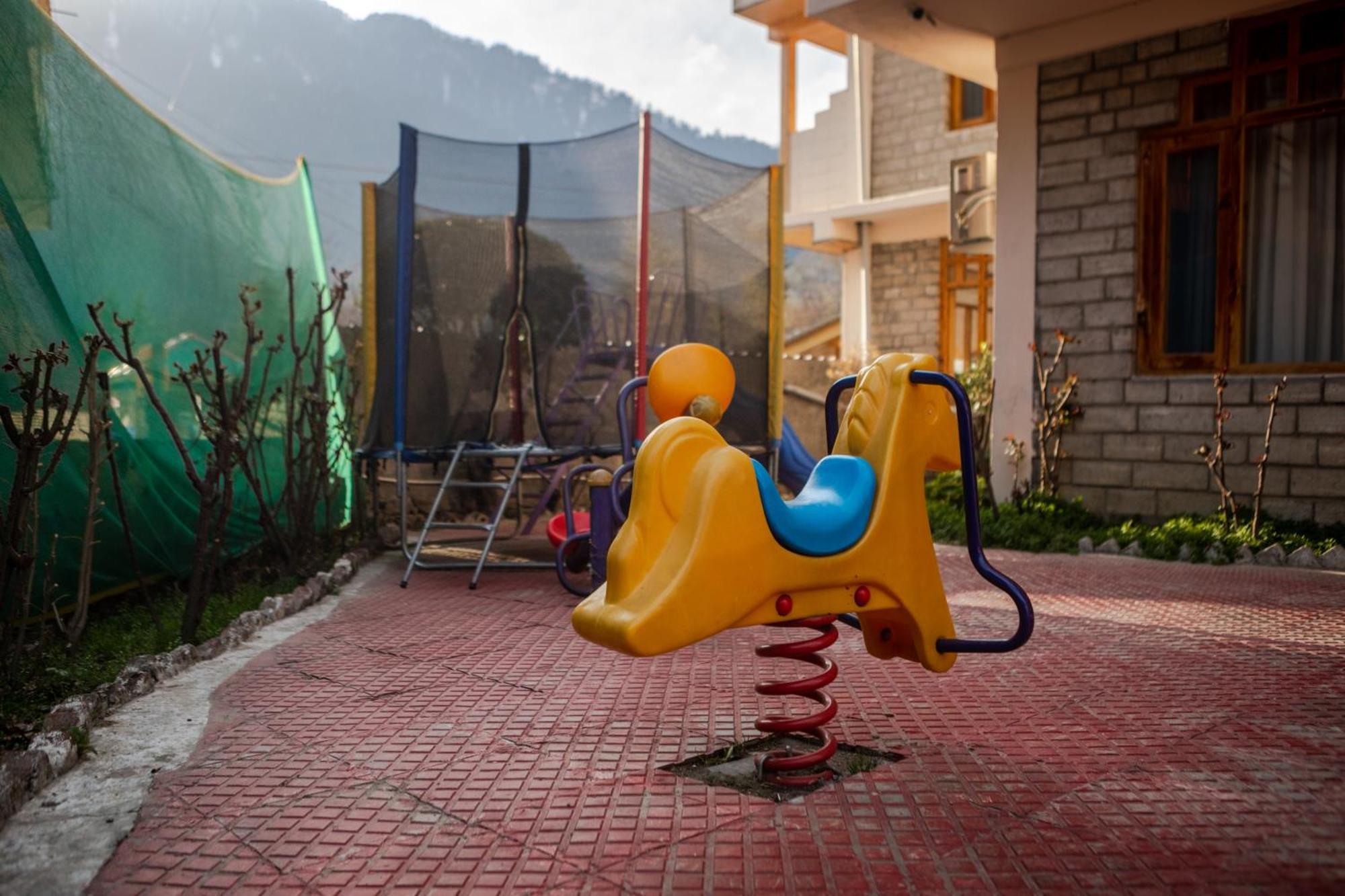 Hill River Resort - Central Heated & Air Cooled - Near Mall Road , Best Property Of Manali 2024- 2025 Exterior photo