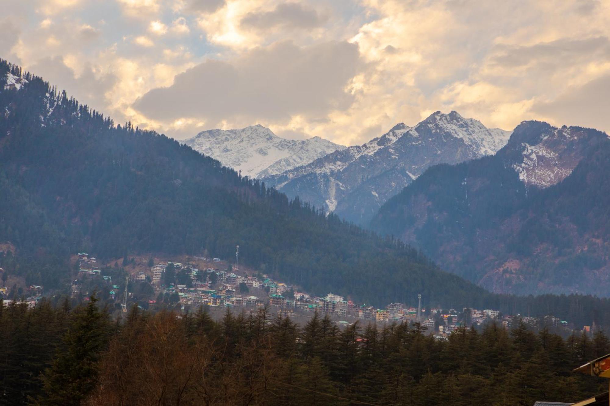 Hill River Resort - Central Heated & Air Cooled - Near Mall Road , Best Property Of Manali 2024- 2025 Exterior photo